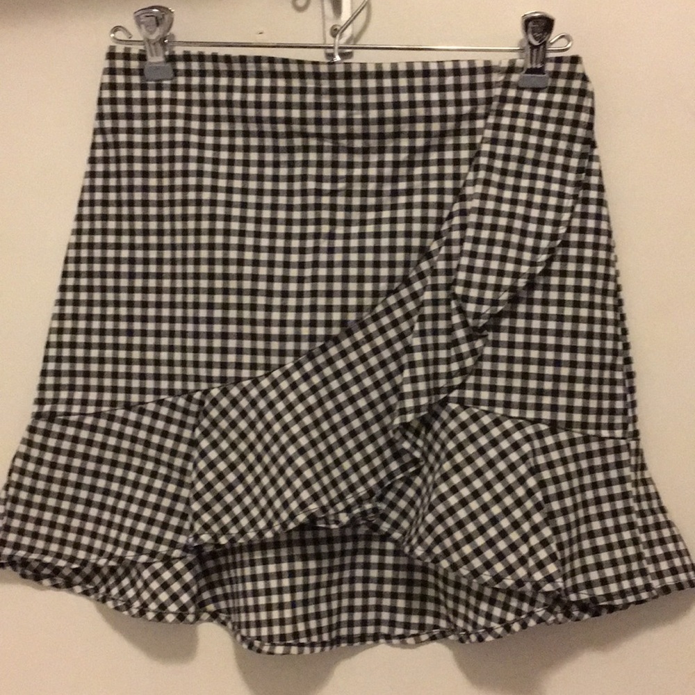 Brand New! H&M Ruffle Gingham Skirt